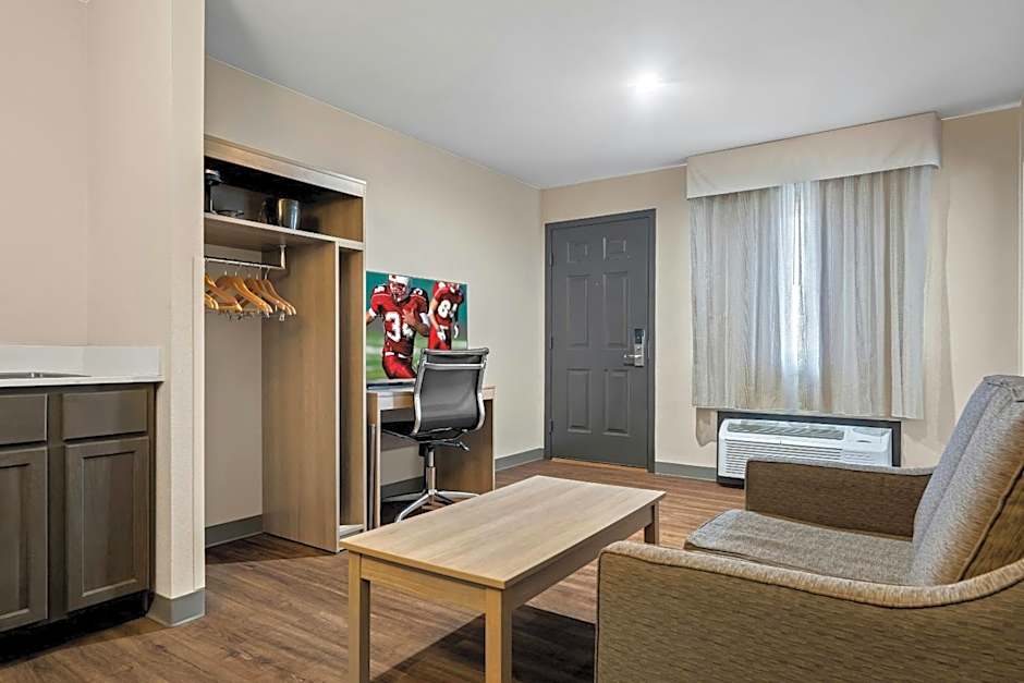 Red Roof Inn & Suites Tomah