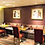Premier Inn Lon Heathrow Airport T2 & T3 (Bath Rd)