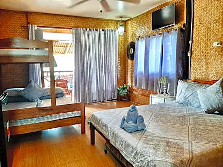 Deluxe Family Room