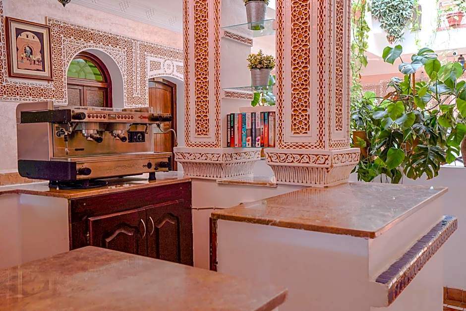 Riad Salt River