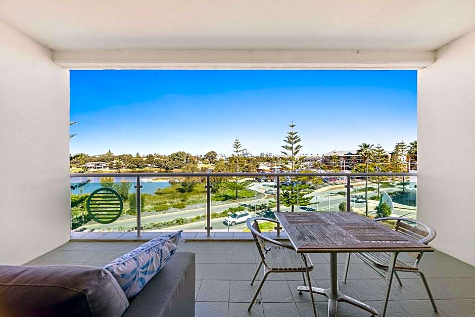 Mandurah Resort by the Beach