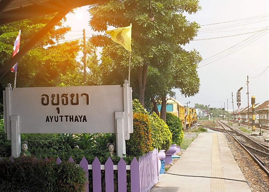 Ayothaya Riverside Hotel