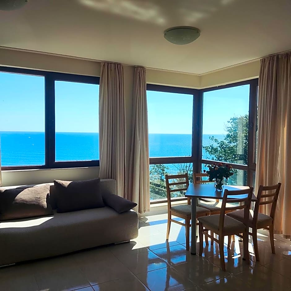 Moreto Seaside Aparthotel