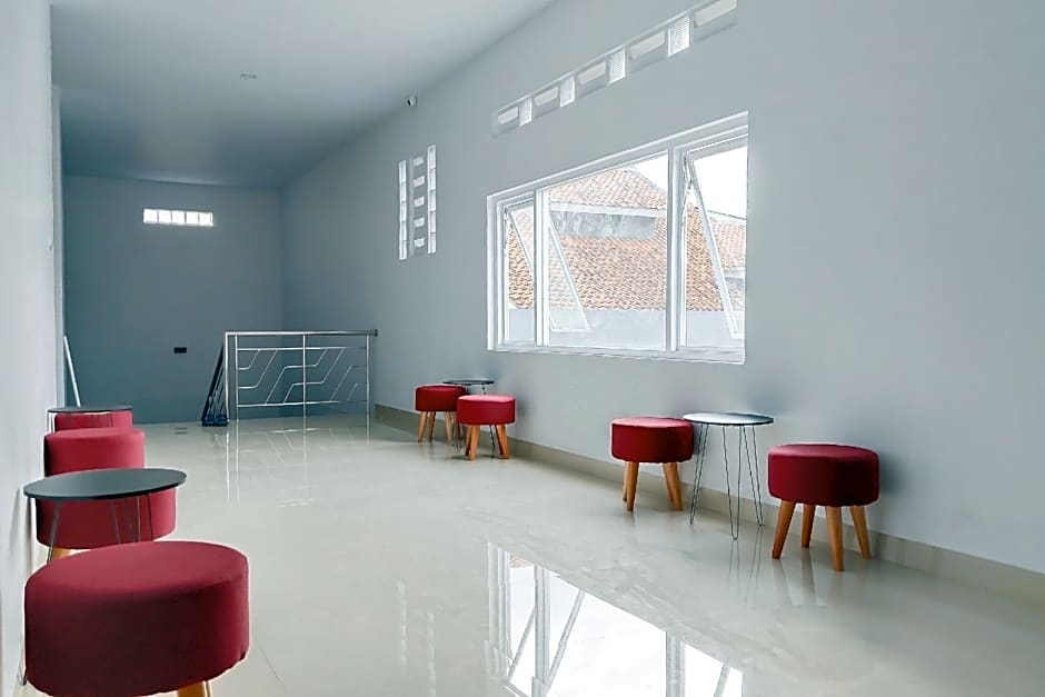 RedDoorz near Universitas Siliwangi 2