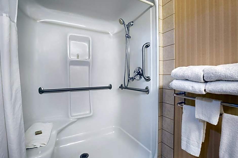 Super 8 by Wyndham High Level AB