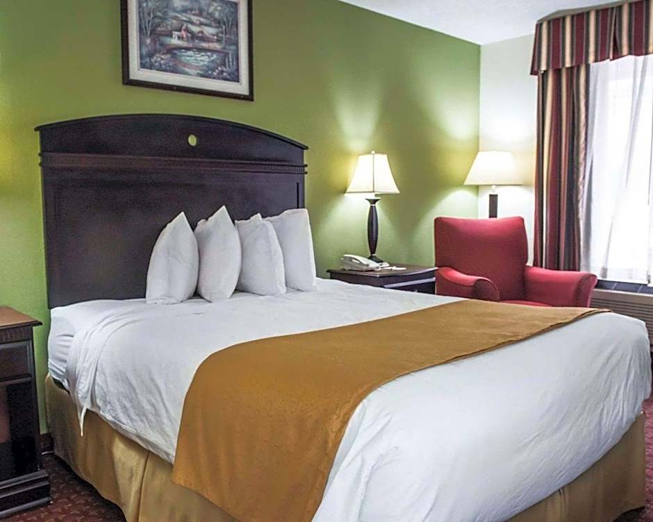 Quality Inn Chipley I-10 at Exit 120