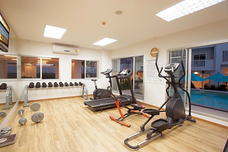 Recenta Suite Phuket Suanluang