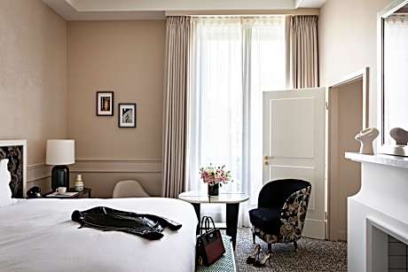 Opera Family Suite, 2 Bedrooms, 1 King Size Bed , 2 Single Beds, Large Separate Living Room