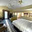 La Quinta Inn & Suites by Wyndham Indianapolis Airport Lynhurst