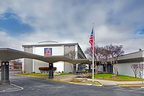 Motel 6 Mesquite, TX Town East