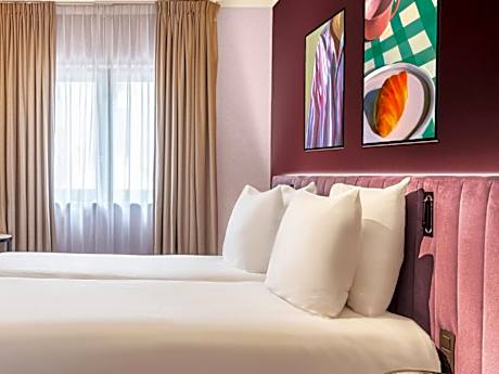 Medium Room - Twin Beds