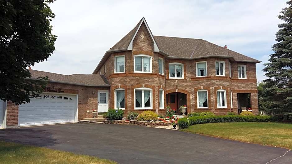 Molly's Retreat B and B