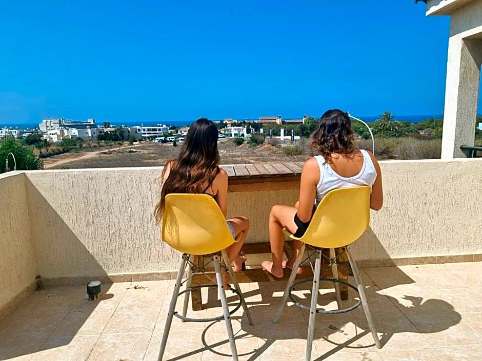 Sunny View - A Stunning Apartment with private rooftop