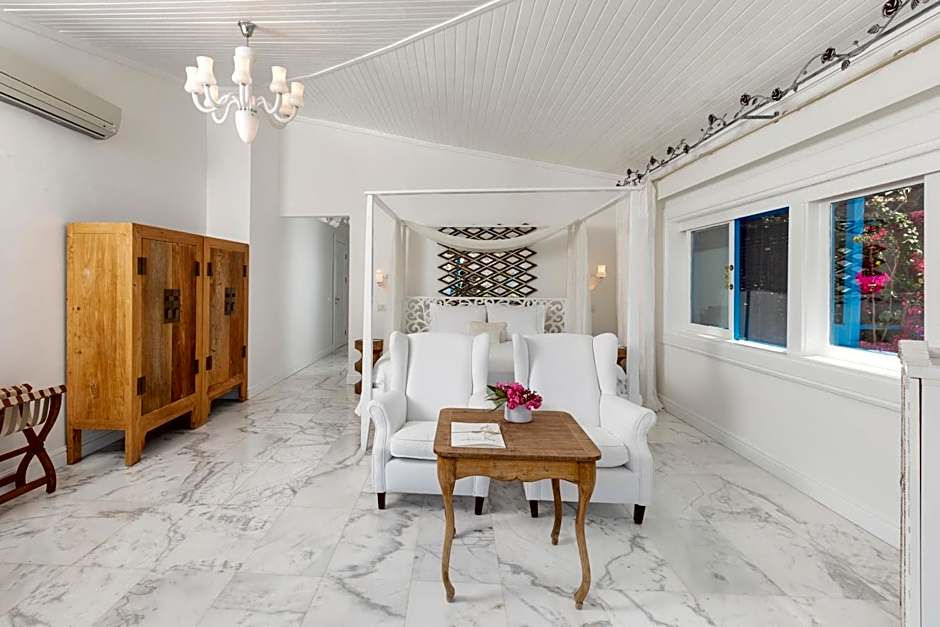 Sabrinas Haus - Adult Only +14