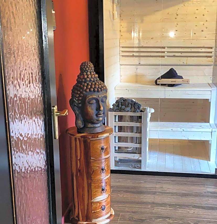 Emotion Apartments- Erlebnis Apartment mit privater Sauna und Whirlpool