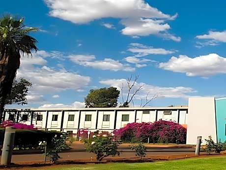 Seasons Hotel Newman