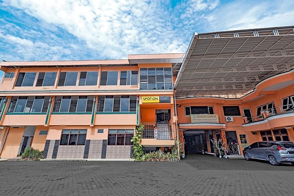 SPOT ON 2865 Sartika Inn Pati