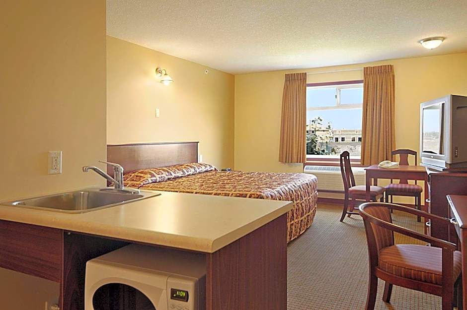 Super 8 by Wyndham Fort Saskatchewan