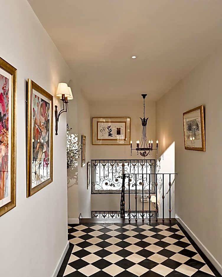 THE LUNA - Boutique Hotel