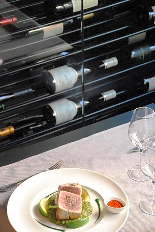 Rochester Champs-Elysees Hotel