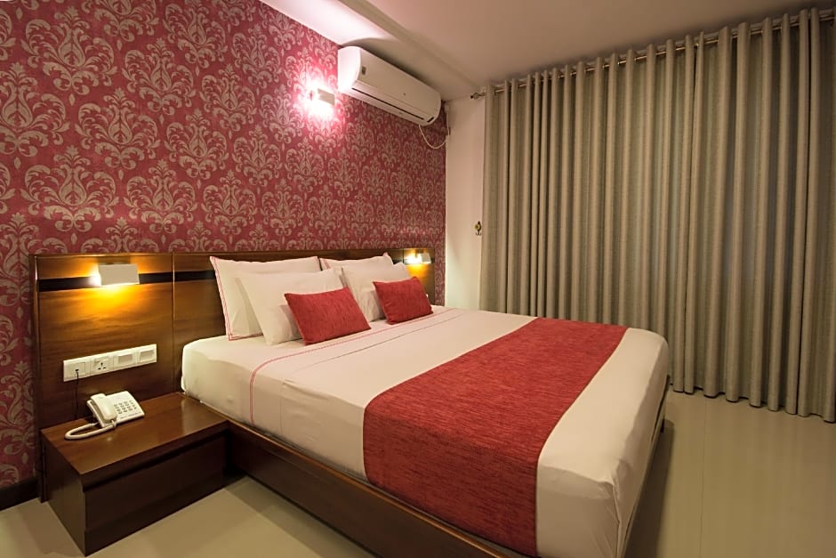 Ceyloni City Hotel