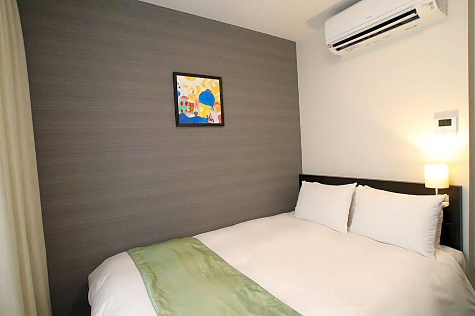 Photo 1 of 10 of Single Room