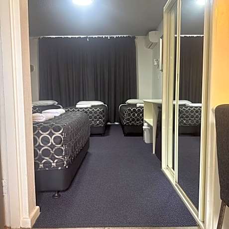 Family Room (5 Adults)