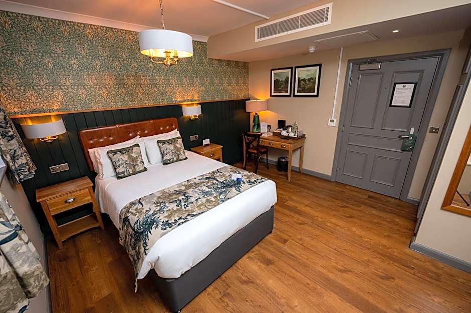 Riverside Hotel by Chef & Brewer Collection