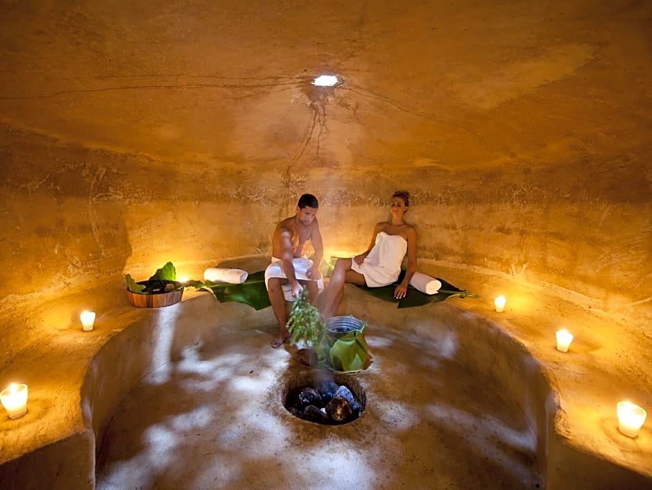 Casa Bonita Tropical Lodge