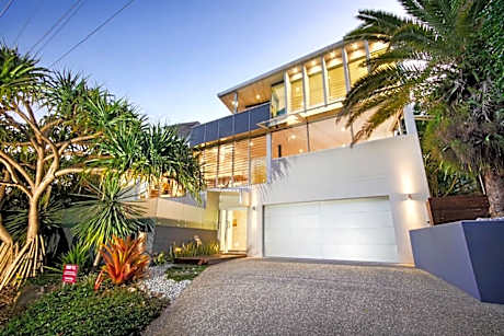 The Boat House, 5 Bryan St, Right Beside the Beach