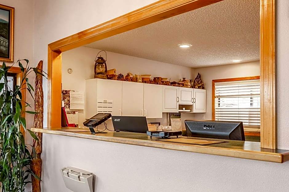 Econo Lodge Inn & Suites Madras