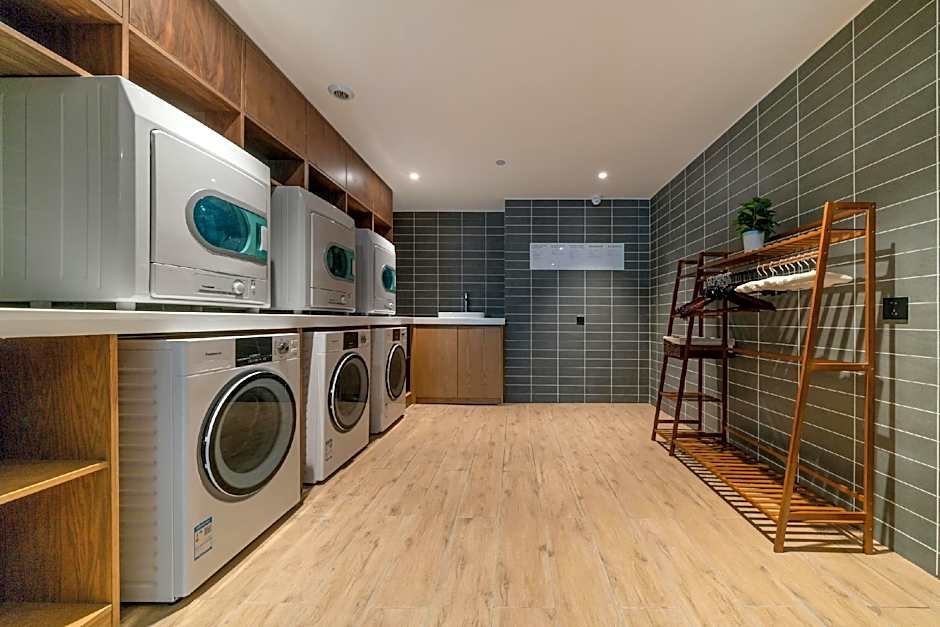 Atour Hotel Chongqing Yongchuan High-Speed Railway Station Xinglong Lake