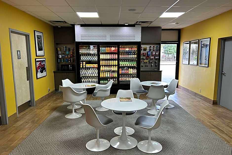 Hotel Bo, a Days Inn by Wyndham Chattanooga Downtown