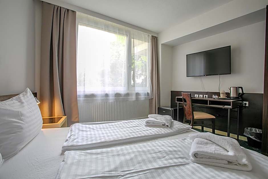 Hotel Attaché