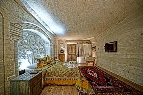 Deluxe Double Cave Room