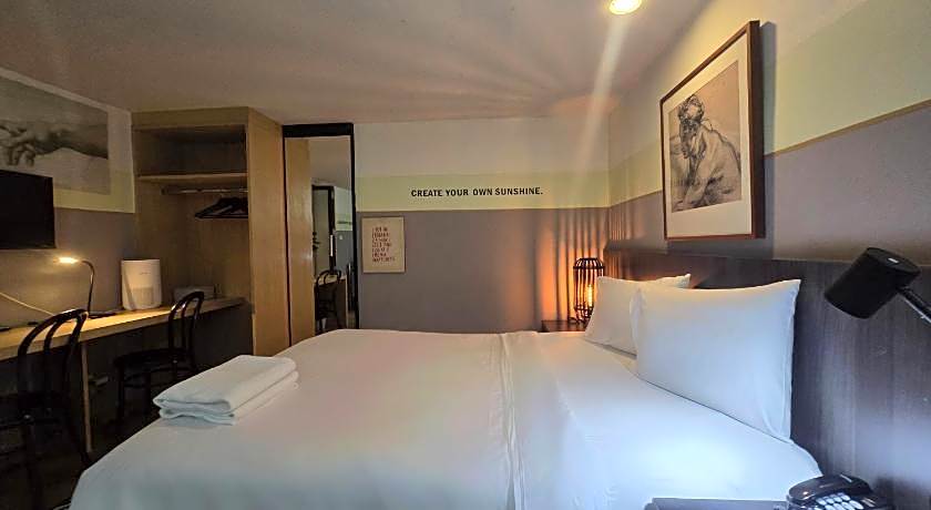 Somewhere to Escape - Hometel