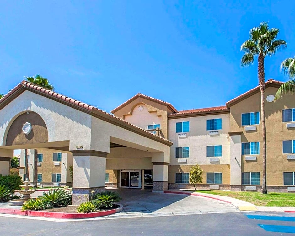 Comfort Suites Bakersfield