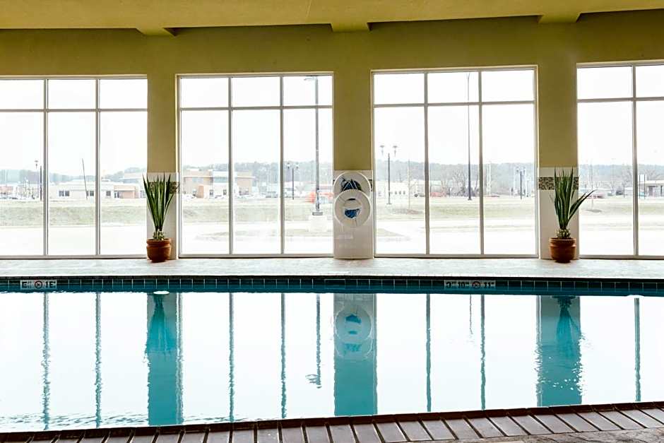 Holiday Inn and Suites East Peoria By IHG