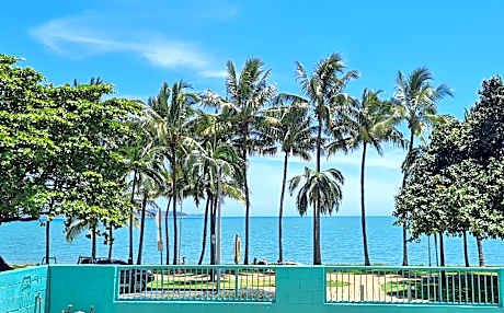 Emthree Seaside Apartments