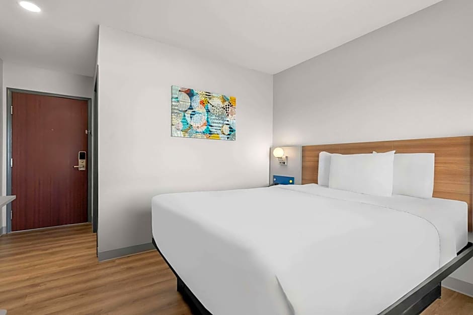 Microtel Inn & Suites by Wyndham Tulsa  Catoosa/Route 66