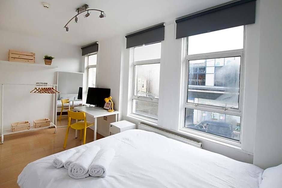 Tooting Broadway Studios & Rooms by PrimeCityHosts