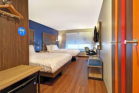 2 Queen Beds
