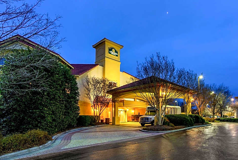 La Quinta Inn & Suites by Wyndham Raleigh Durham International Airport