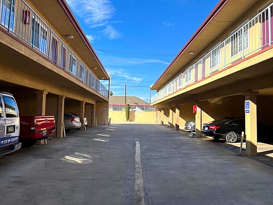 Deluxe Inn LA