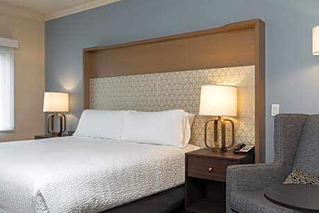 King Room with Mountain View