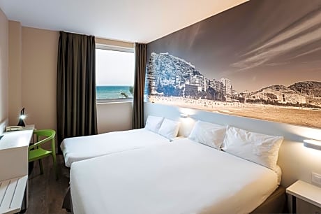 Family Room with Sea View