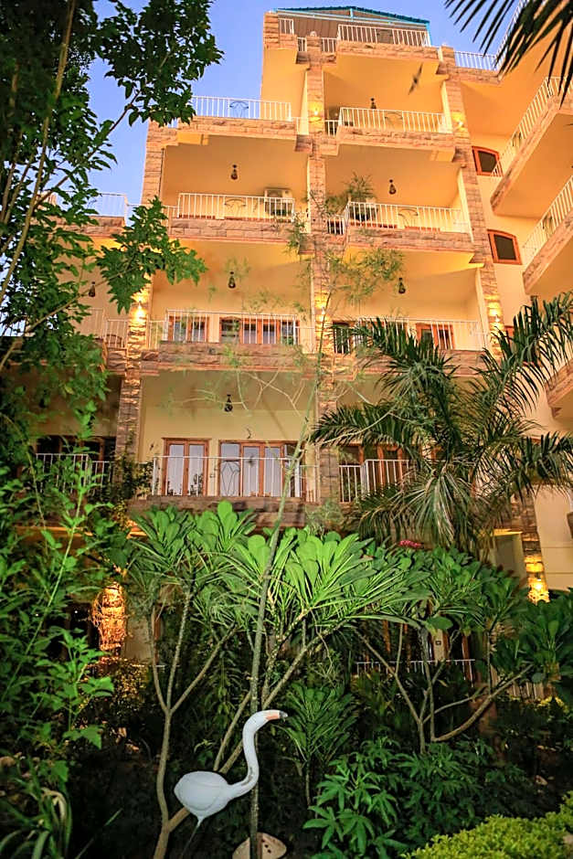 Thebes Hotel