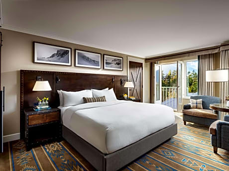 1 Bedroom Suite 1 King, 800sf/74sm, Preferred Views