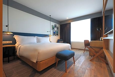 KING ROOM WITH SOFA