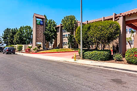 Holiday Inn Express Camarillo By IHG